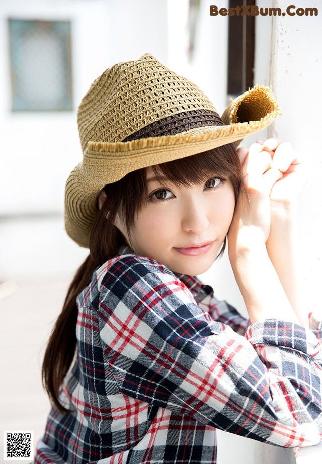 Moe Amatsuka - Ivory Telanjang Bulat No.b27d7b